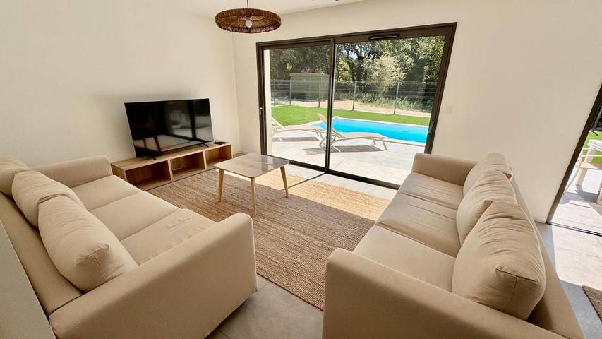 Location de vacances pour 6 personnes, avec piscine ainsi que vue et terrasse à Allan - 4