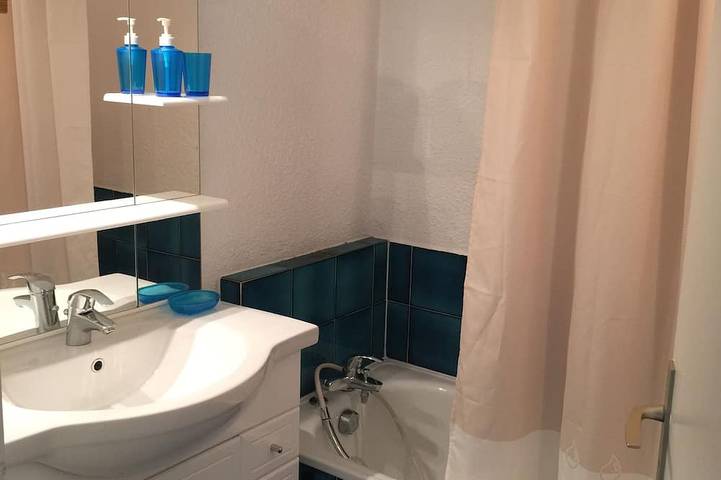 Gîte pour 4 personnes, avec terrasse dans Plage de Portissol - 3