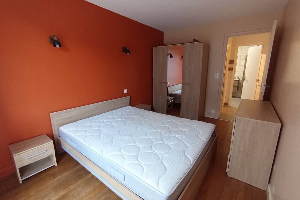 Entire apartment, Konos Suites : Apartment Puy-En-Velay in Le Puy-en-Velay, Haute-Loire