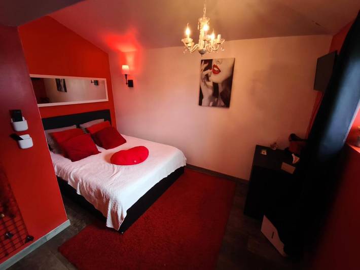 Gîte pour 2 personnes, avec sauna ainsi que terrasse et jacuzzi à Berlaimont - 4