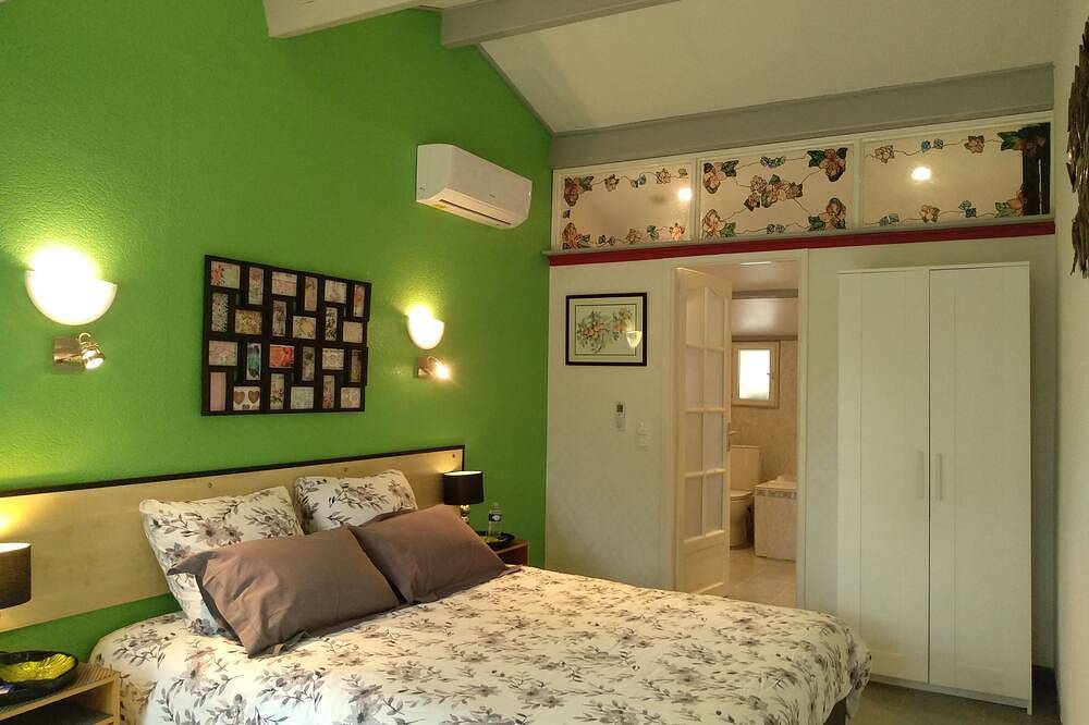 Agréable chambre indépendante avec piscine & parc in Brézilhac, Lauragais