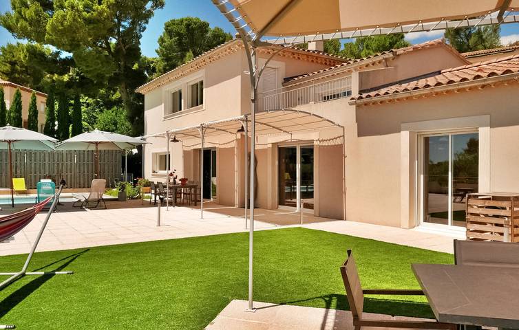 Maison de vacances pour 10 personnes, avec Terrasse et Piscine à Villeneuve-lès-Avignon