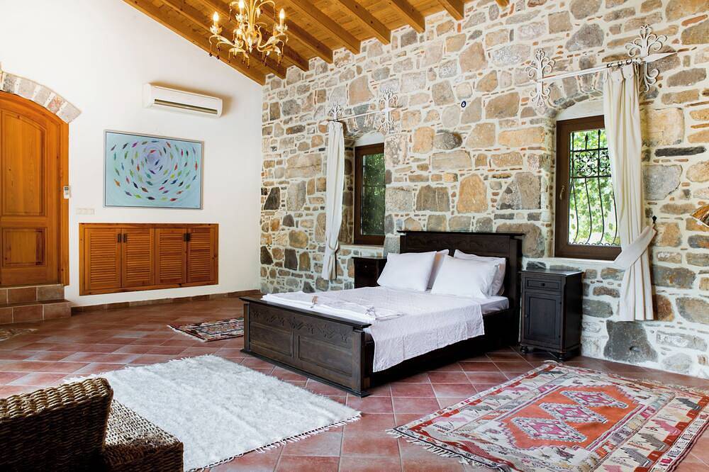 Spacious 5-Br villa in charming Bodrum Bitez with Private Pool - Metis Holiday in Bodrum, Türkische Ägäis