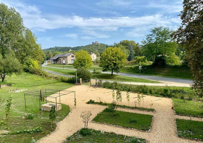 Gîte pour 2 personnes, avec Terrasse et Vue à Sauveterre-la-Lémance - 4