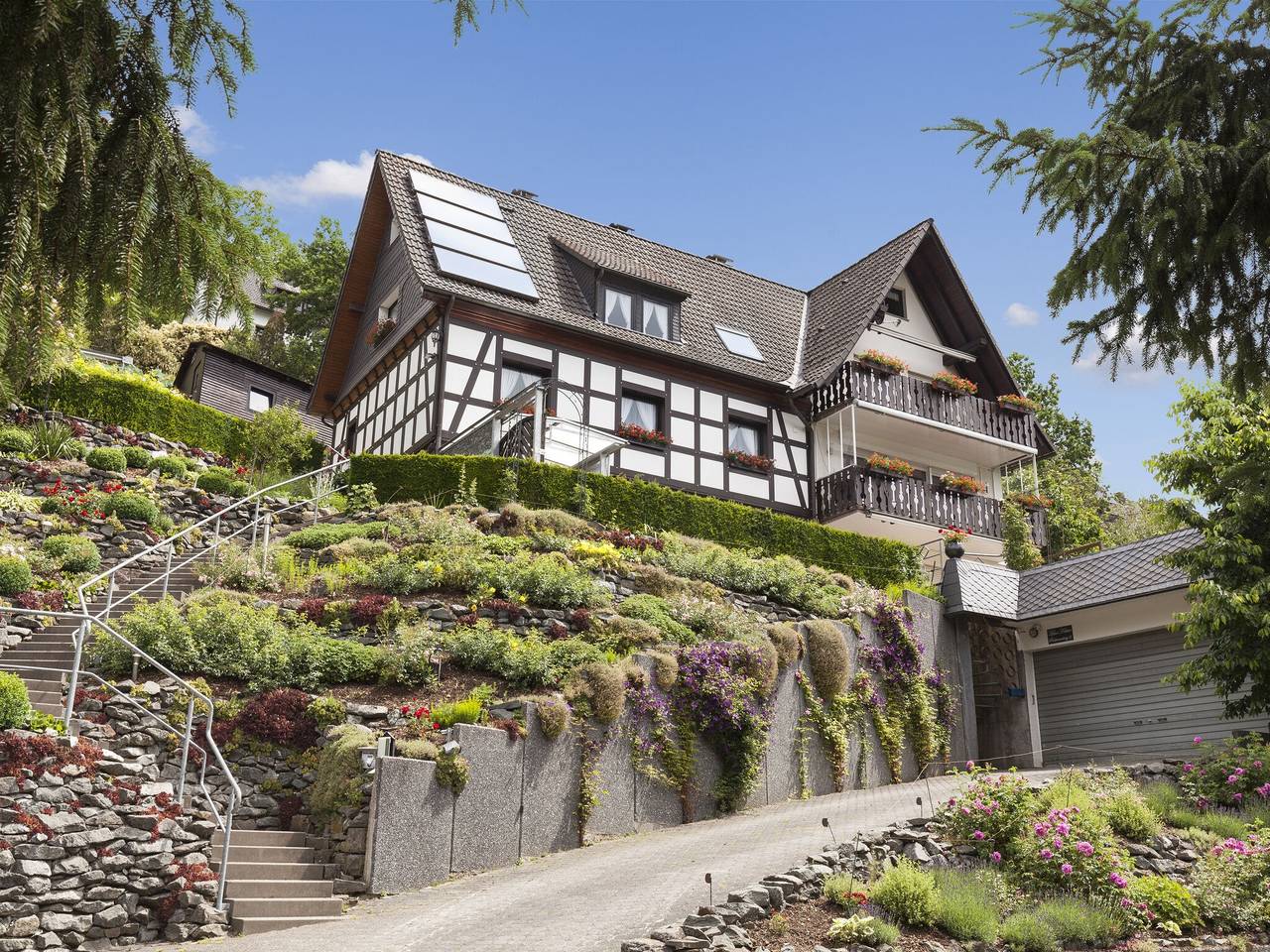Ganze Wohnung, Gemütliches Appartement in Hallenberg mit Terrasse in Hallenberg, Hochsauerlandkreis