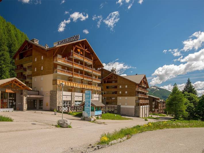 Appartement de vacances pour 6 personnes, avec balcon et piscine, adapté aux familles