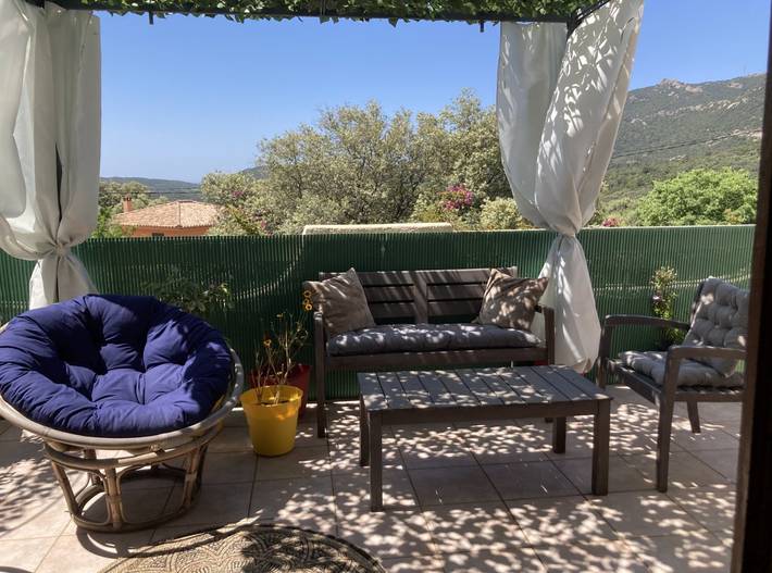 Chambre d’hôte pour 2 personnes, avec Balcon et Terrasse ainsi que Jardin et Piscine en Corse-du-Sud