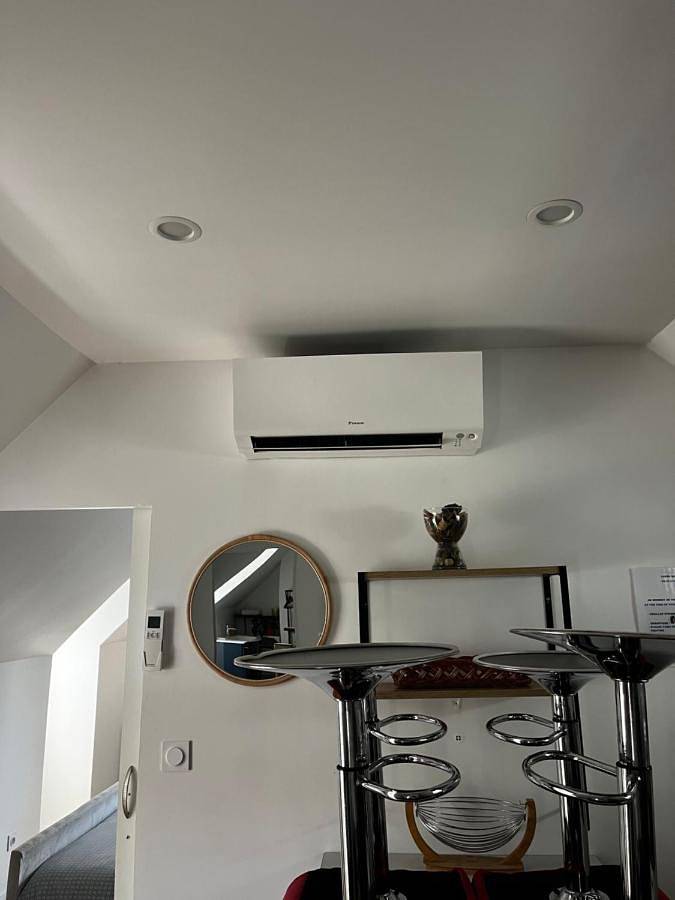 Gîte pour 4 personnes, avec Jacuzzi et Terrasse ainsi que Jardin et Piscine à Saint-Avertin - 3