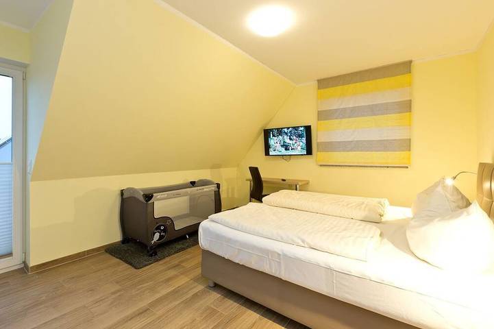 Ferienhaus für 6 Personen, mit Whirlpool und Terrasse sowie Garten und Sauna in Göhren-Lebbin - 4