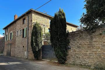 Gîte pour 4 personnes, avec jardin à Charnay-lès-Mâcon