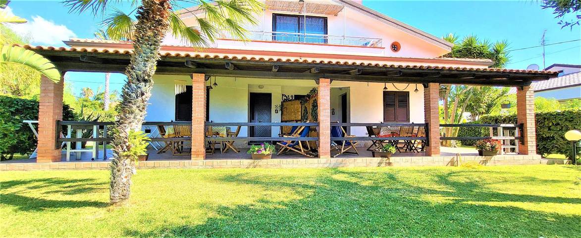 Appartamento per 6 persone, con balcone e giardino nonché panorama in Capo Vaticano