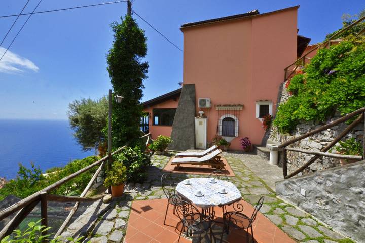 Ferienhaus für 4 Personen, mit Meerblick und Balkon sowie Terrasse und Kinderpool an der Amalfiküste