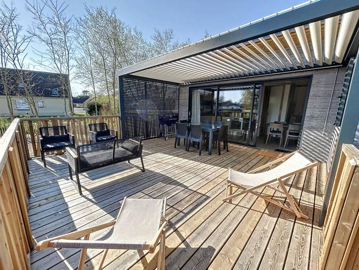 Gîte pour 6 personnes, avec Terrasse ainsi que Jardin et Piscine à Jullouville