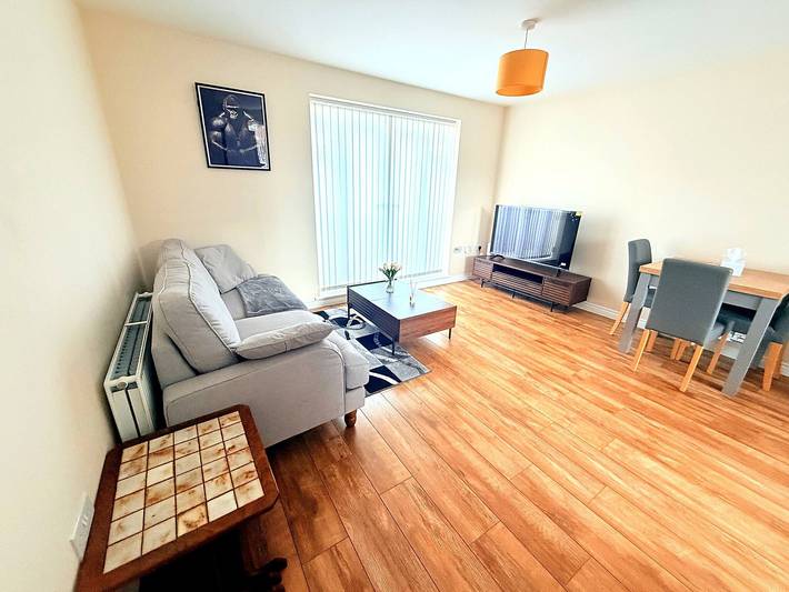 Apartamento entero, Apartamento luminoso y acogedor de 1 cama con aparcamiento gratuito in Coventry, Birmingham y alrededores