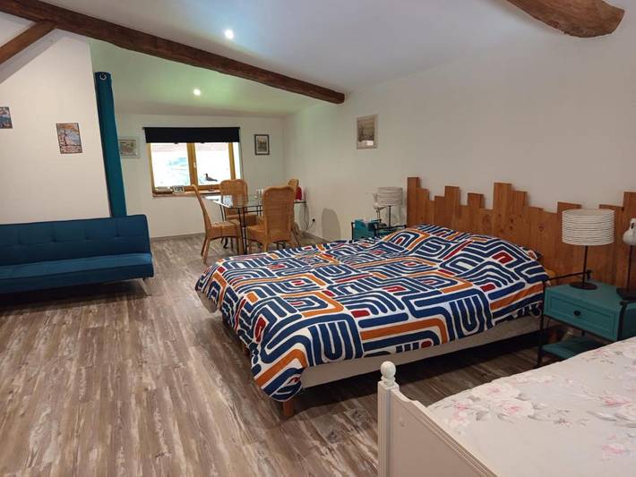 Gîte pour 4 personnes, avec piscine et jardin à Marboz - 2