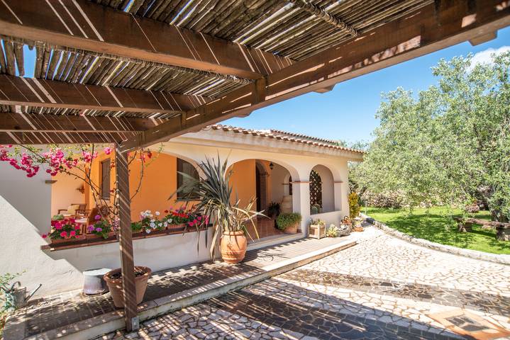 Holiday Villa "Frau" with Wi-Fi, Air Condition and Terrace in Orosei, Gulf of Orosei