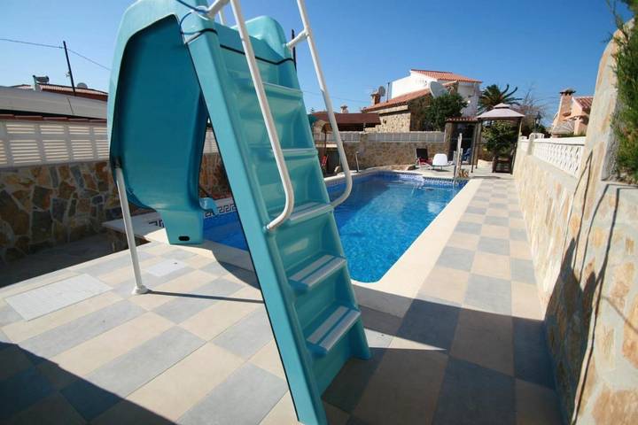 Chalet para 4 personas, con Jacuzzi y Terraza además de Jardín y Piscina en Marina Alta - 3