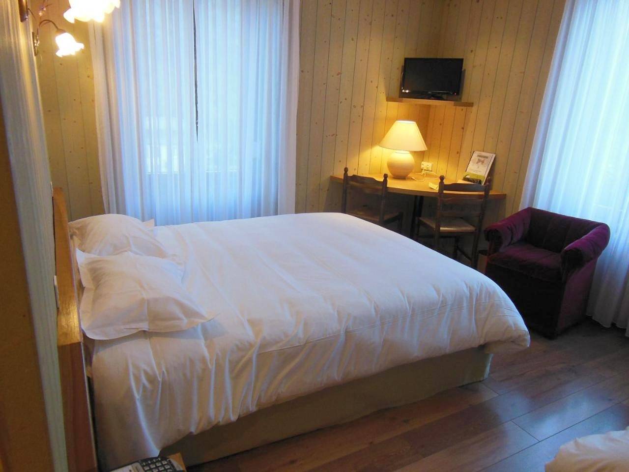 Double Room in Saint-Hippolyte (Doubs), Jura Francais