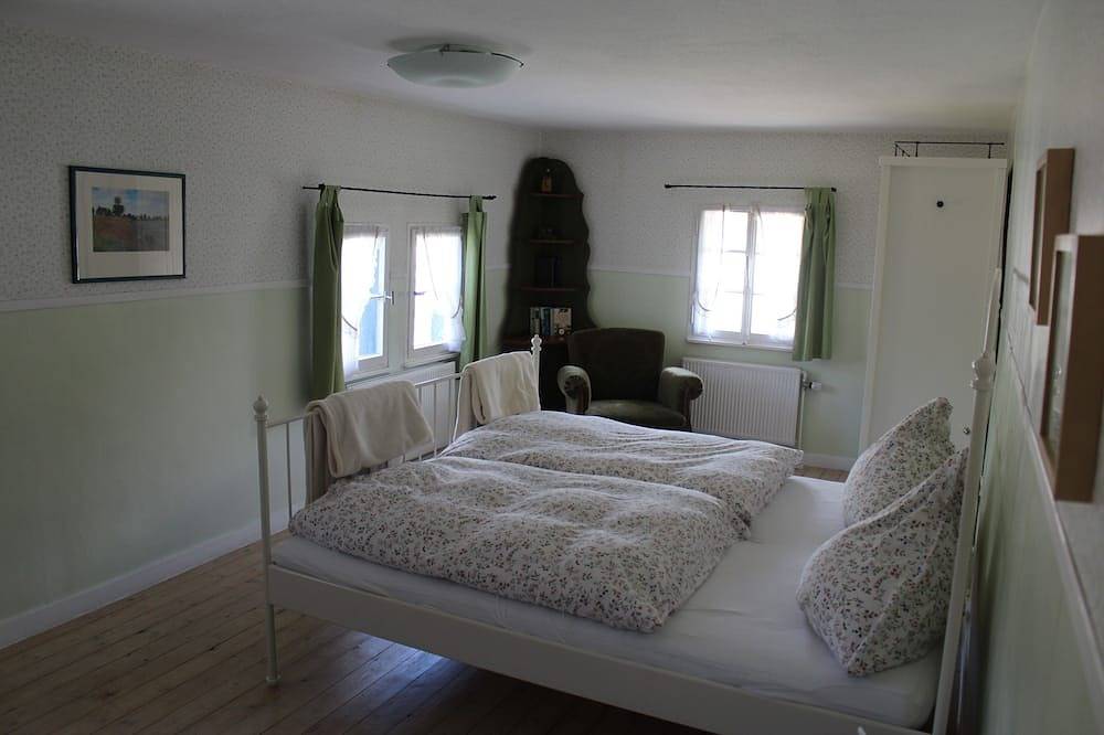 Ferienhaus+Ferienwohnung, 150qm+60qm, insgesamt 5Sz für 16-18 Pers., Kickertisch in Hellenthal, Rureifel (Nordrhein-westfalen)