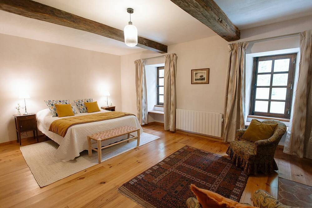 Cozy cottage for two on the prestigious Courtomer Estate — pets welcome! in Courtomer, Région d'Alençon