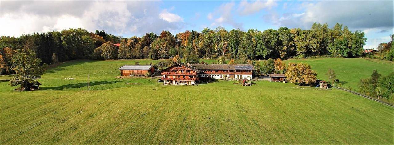 Ferienwohnung für 4 Personen, mit Balkon und Terrasse sowie Garten und Sauna