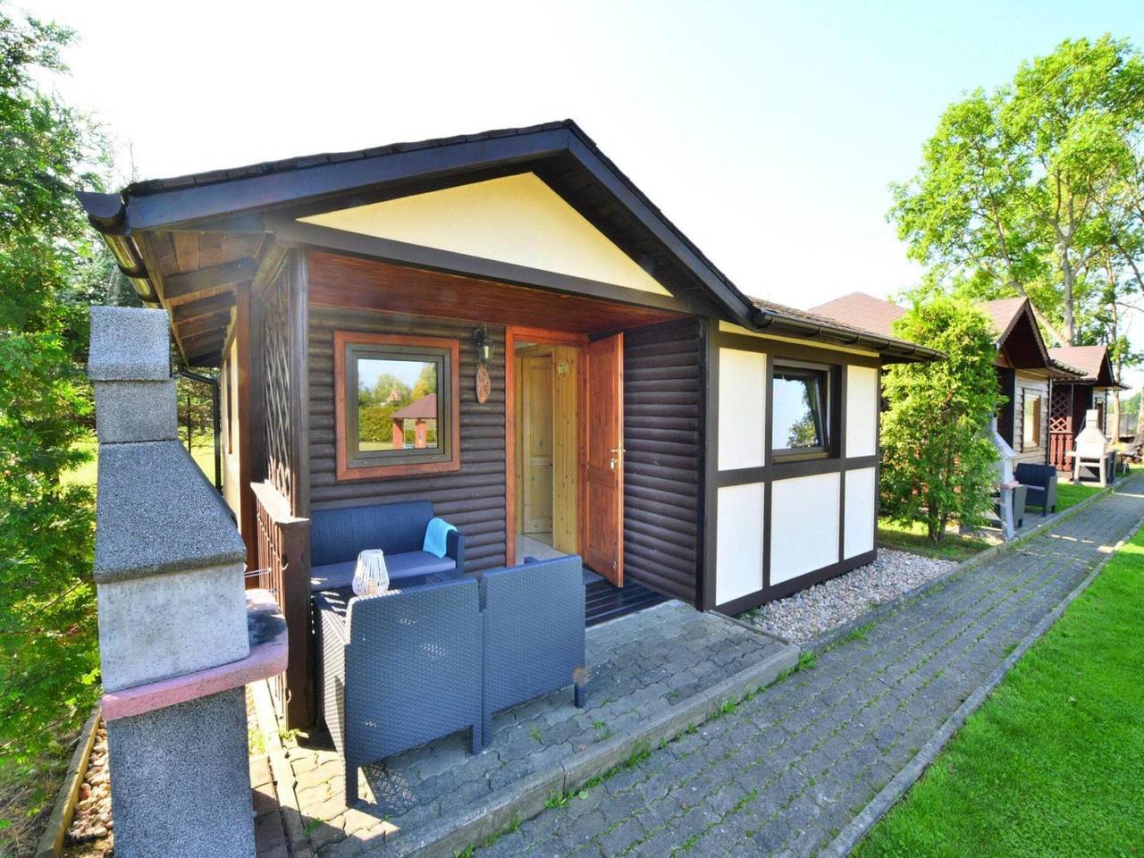 Komfortable Ferienhäuser, Whirlpool, Sommerpool in Powiat Sławieński