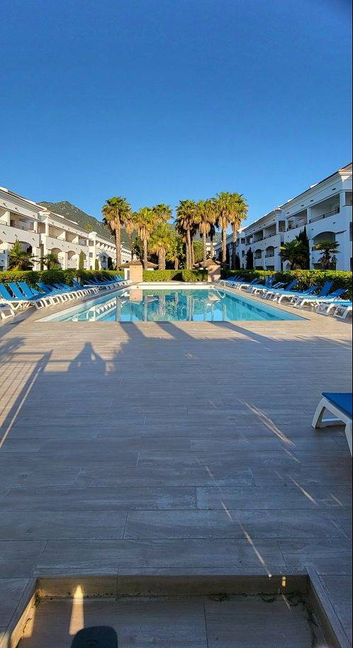 Appartement de vacances pour 6 personnes, avec piscine et terrasse