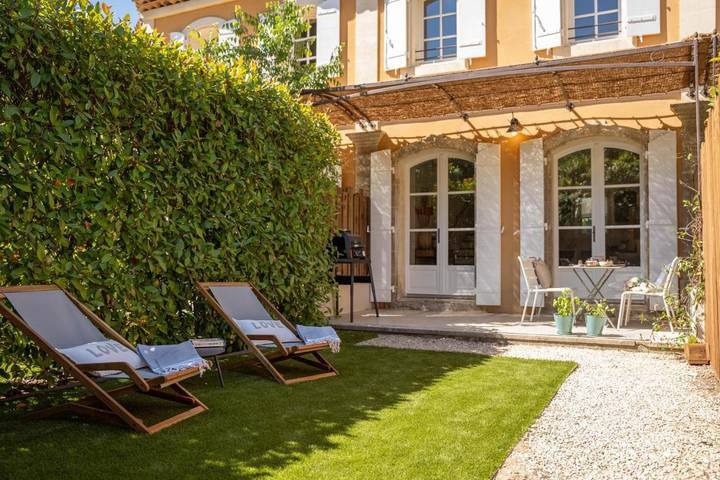 Location de vacances pour 2 personnes, avec jardin et jacuzzi à Mas-Blanc-des-Alpilles - 2