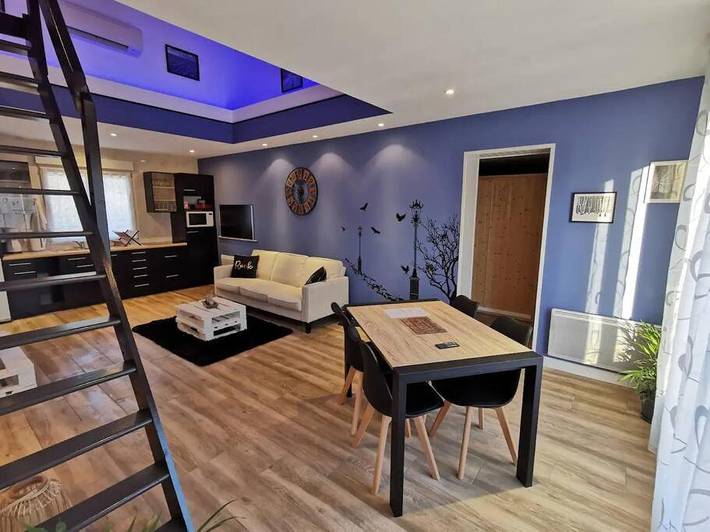 Appartement de vacances pour 4 personnes, avec sauna ainsi que terrasse et jardin