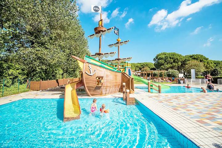 Camping für 4 Personen, mit Pool und Terrasse in Italien - 2