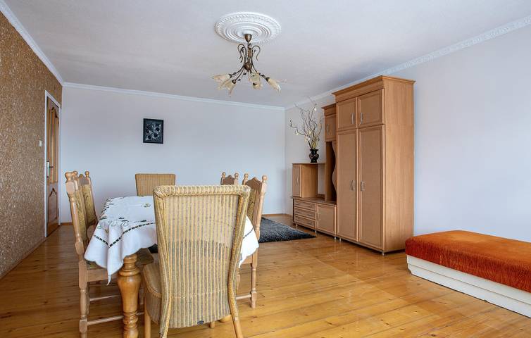 Ganze Ferienwohnung, Ferienwohnung für 10 Personen mit Garten in powiat kartuski