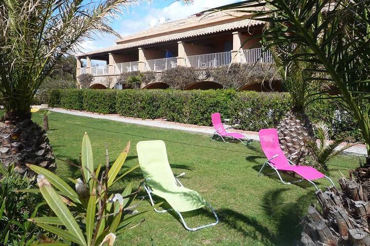 Appartement de vacances pour 4 personnes, avec terrasse et jardin