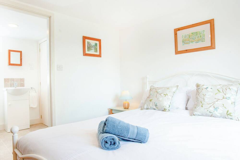 2 bedroom accommodation in Withleigh, near Tiverton in Tiverton, Devon