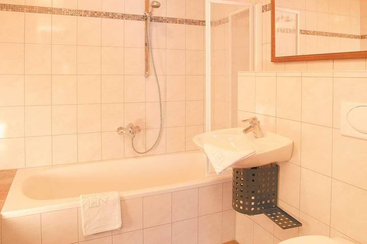 Blockhütte für 2 Personen, mit Pool und Garten, mit Haustier in Eben am Achensee - 2