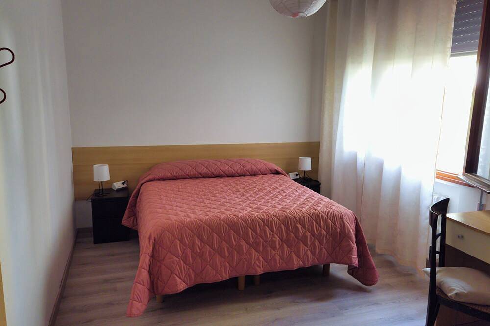 Entire apartment, 🏡 Casa Kendra – Comfort and Relaxation in Montegrotto Terme in Montegrotto Terme, Euganean Hills