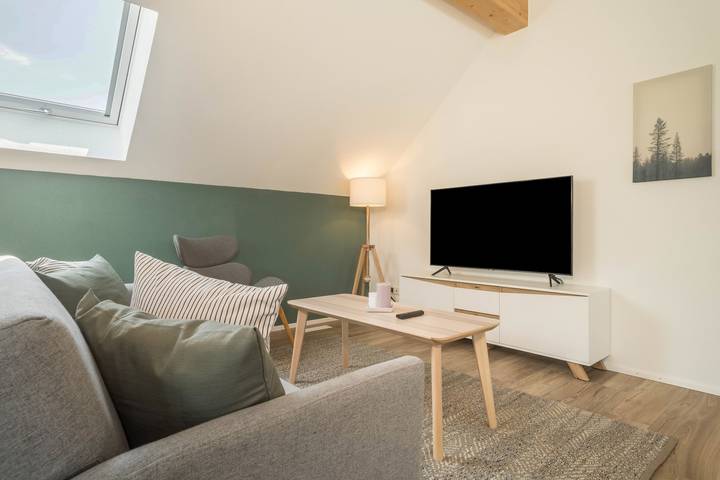 Ganze Wohnung, Ferienwohnung 'Marla' im Dachgeschoss mit Wlan & Balkon in Eriskirch, Region Bodensee-Oberschwaben