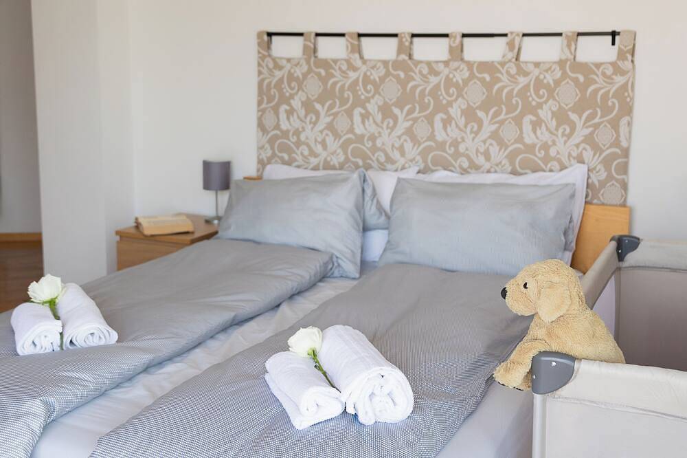 Ganze Wohnung, Exklusive Residenz in Torbole mit atemberaubender Aussicht, große Terrasse. in Torbole, Nago-Torbole