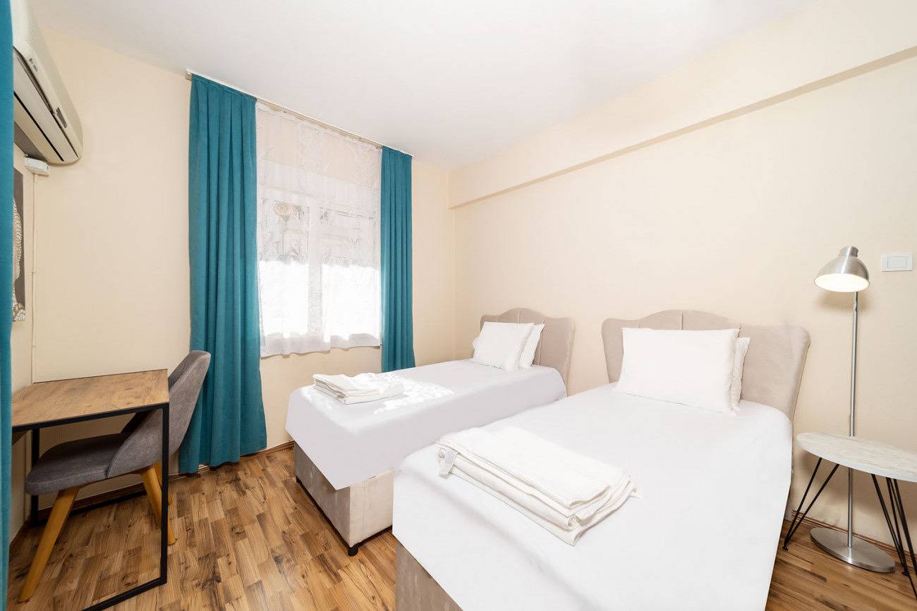 Entire apartment, Cozy Flat with Central Location in Muratpasa in Antalya, Antalya Province