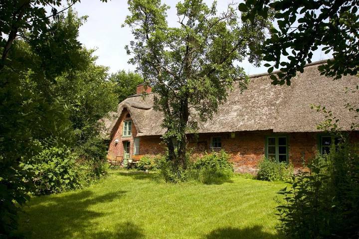 Ferienhaus für 6 Personen, mit Balkon und Whirlpool sowie Terrasse und Garten in Witzwort