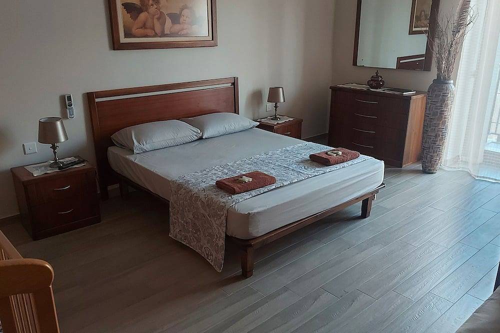 Ganze Wohnung, Ample and Modern Penthouse, 2nd floor, 3 bedroom with field view. in Kercem, Gozo