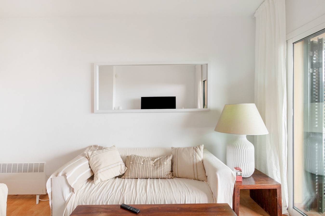 Apartamento entero, Apartamento 'Sa Calma 2 - 1D' con vistas al mar, Wi-Fi y aire acondicionado in Begur, Costa Brava