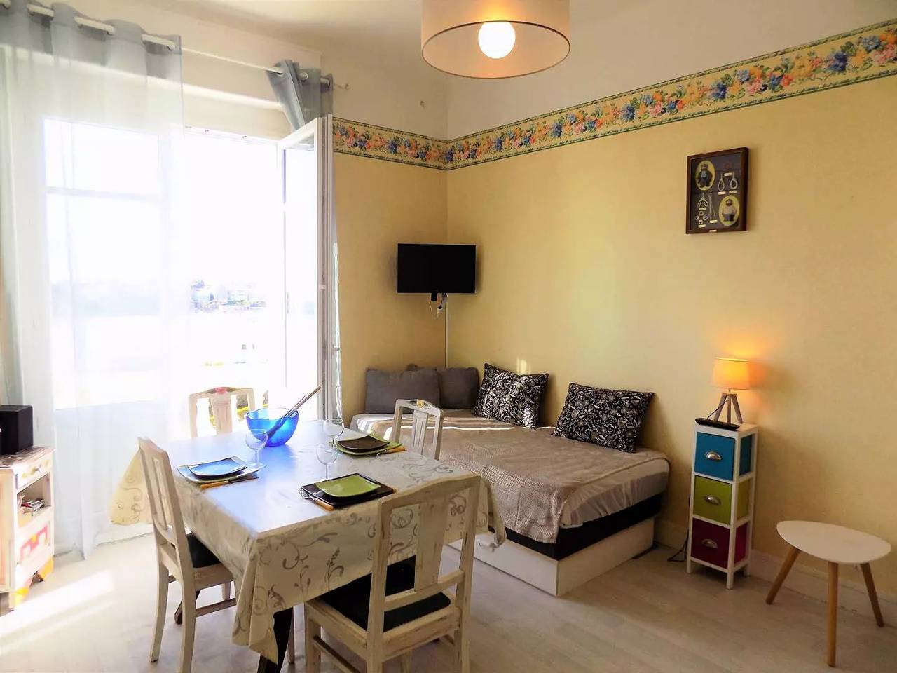 Studio entier, Royan Pontaillac - Studio Pleine Vue Mer - Ideal Petit Budget in Pontaillac, Royan
