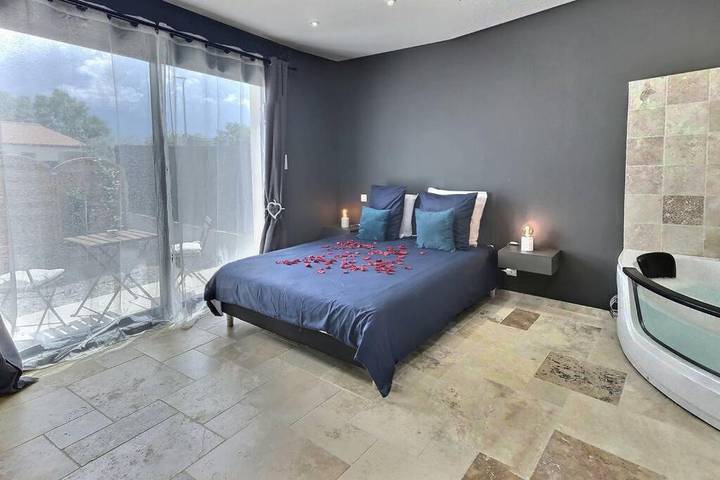 Gîte pour 2 personnes, avec terrasse et jacuzzi à Villeneuve - 4