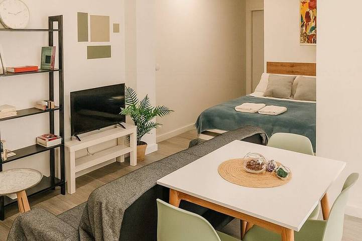 Entire apartment, Suite by Hawkins interior 1st A in Algeciras, Costa de la Luz
