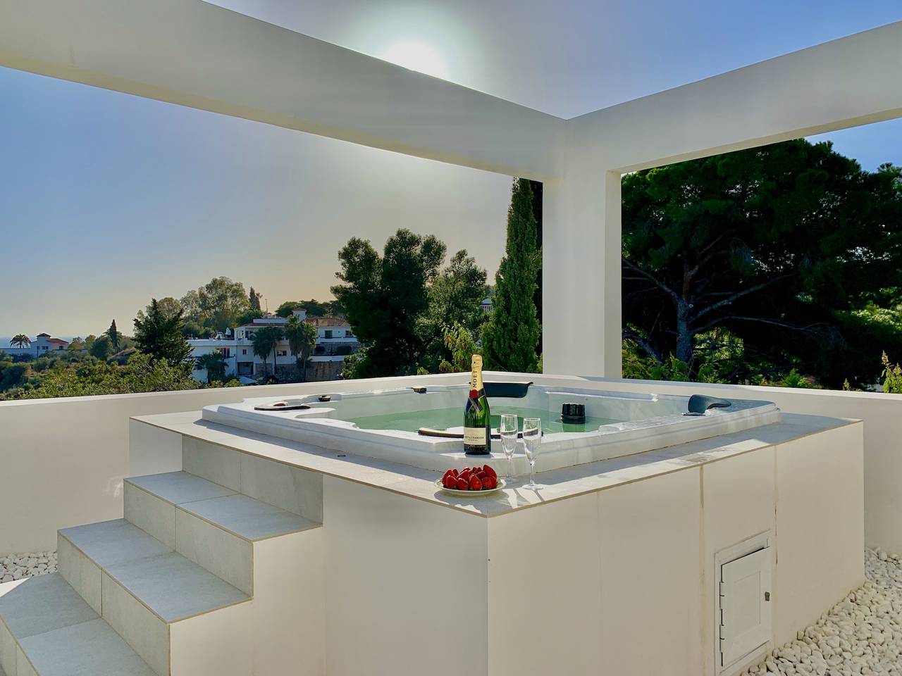 Oasis - Luxury Villa in Benalmádena with Jacuzzi in Torremuelle, Benalmádena