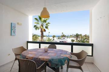 Apartment for 2 People in Central Costa Teguise, Teguise, Photo 2