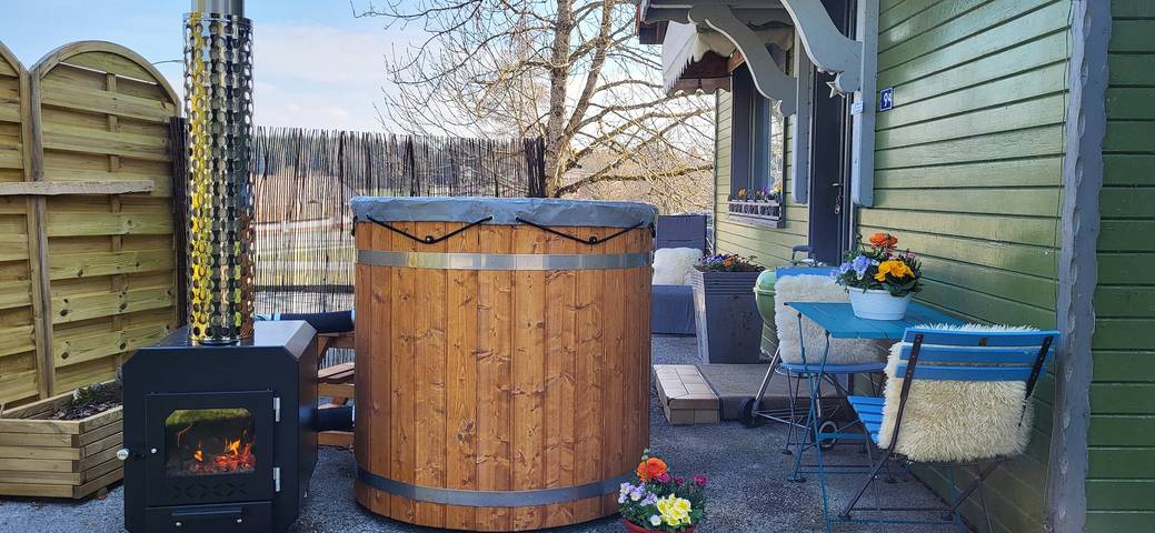 Gîte pour 2 personnes, avec Jacuzzi ainsi que Terrasse et Jardin dans Parc naturel régional du Doubs Horloger