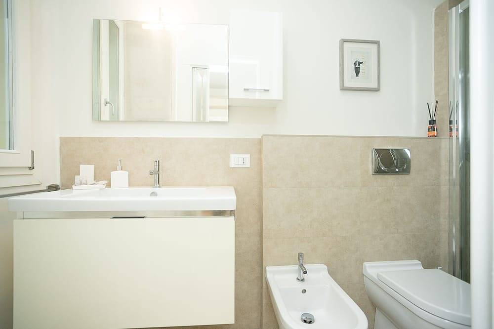 Entire apartment, Modena Centro Junior Suite Apartment in Modena, Modena Province