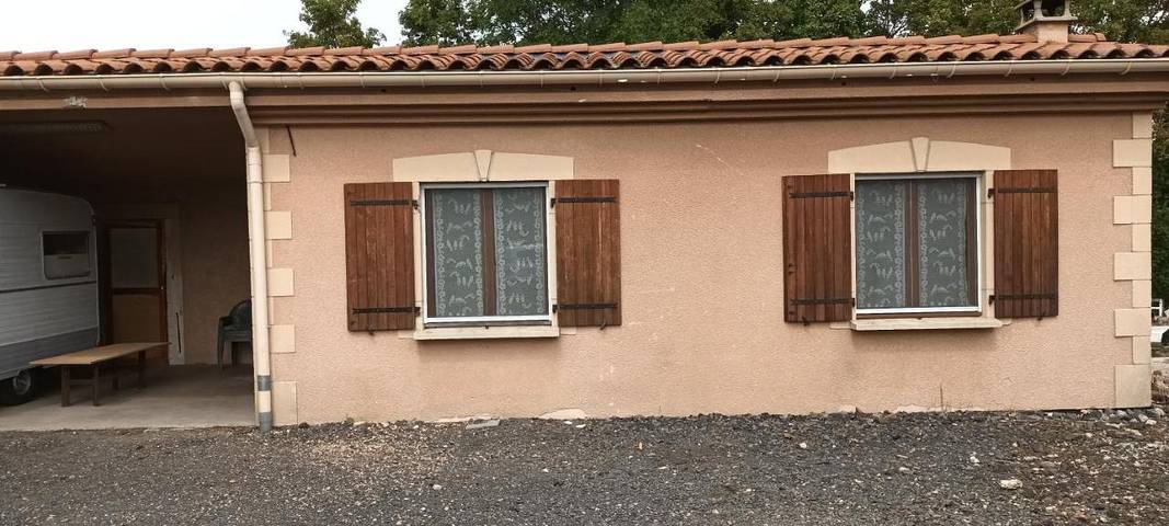 Gîte pour 6 personnes, avec Terrasse ainsi que Jardin et Vue à Arsac-en-Velay