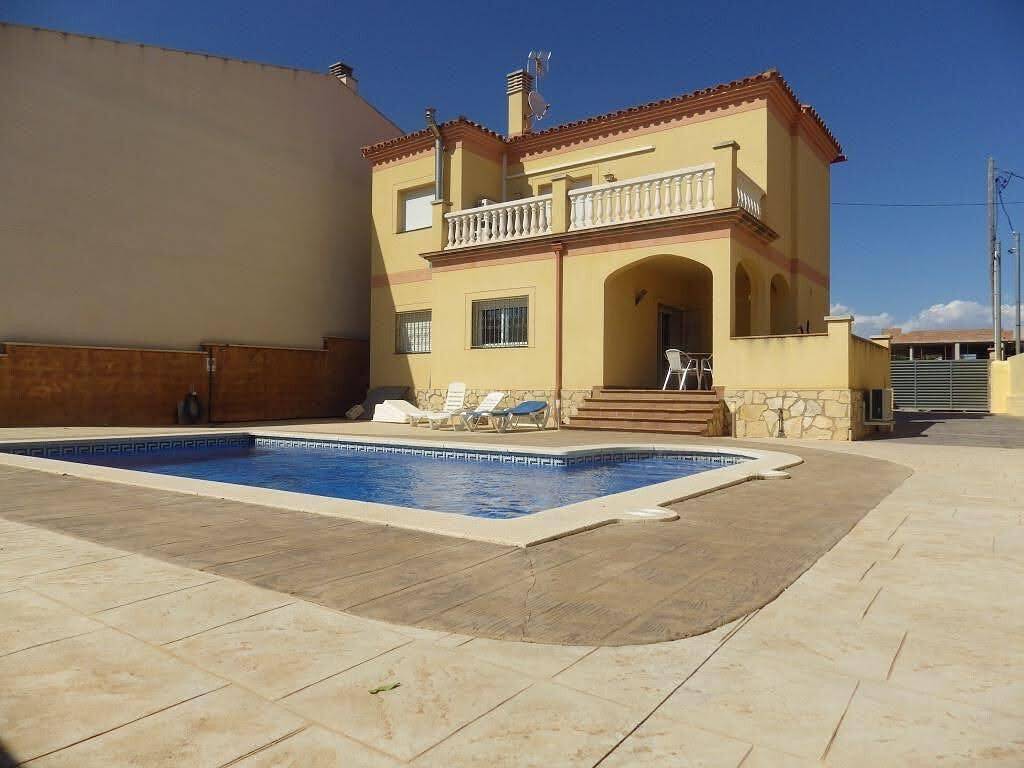 Maison de vacances 'Villa Sol Y Mar' avec piscine privée, Wi-Fi et climatisation in Mont-roig del Camp, Costa Dorada
